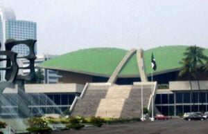 Persaingan Sengit Caleg DPR RI Jabar 3: Artis, Petahana, Istri dan Anak Pejabat