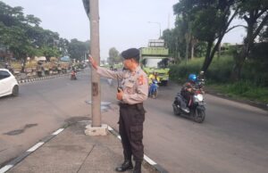 Polsek Babakan Ciparay* Kanit Samapta Iptu Aam Nurohman Pengaturan pagi antisipasi kemacetan