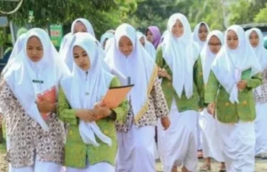 Halal bi Halal Santri dan Alumni PP Lirboyo : Kontribusi Pesantren dalam Menyongsong Generasi Emas Bangsa Indonesia
