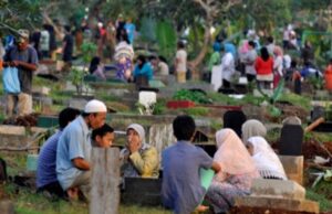 Tradisi Ziarah ke Makam H Umar Mengawali Pesantren Ramadhan di Masjid Jami Baiturrahim