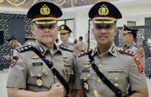 AKBP Edwar Zulkarnaen Serahkan Tongkat Komando Kapolres Karawang Kepada AKBP Fiki Novian Ardiansyah